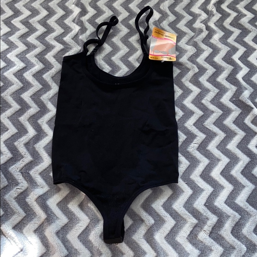 2 Bodysuits smooth shapers